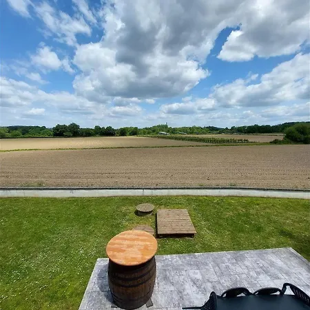 Loustaou בית נופש