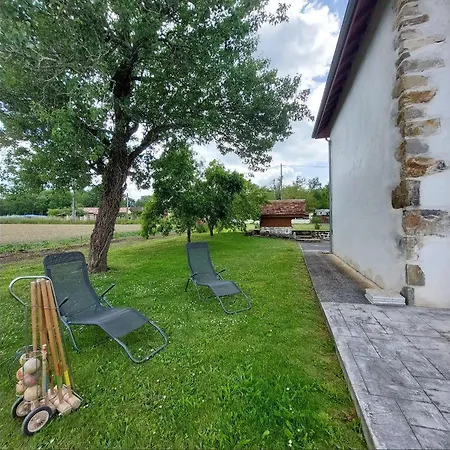 Loustaou בית נופש