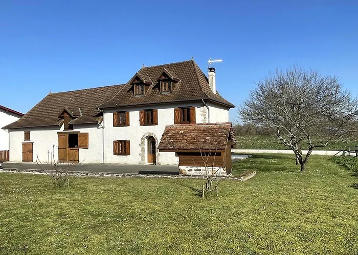 بيت للعطل Loustaou